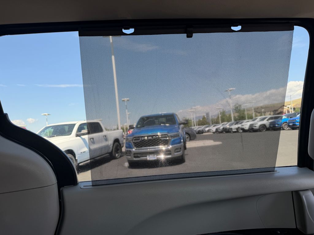Thumbnail: 2023 Chrysler Pacifica - 5