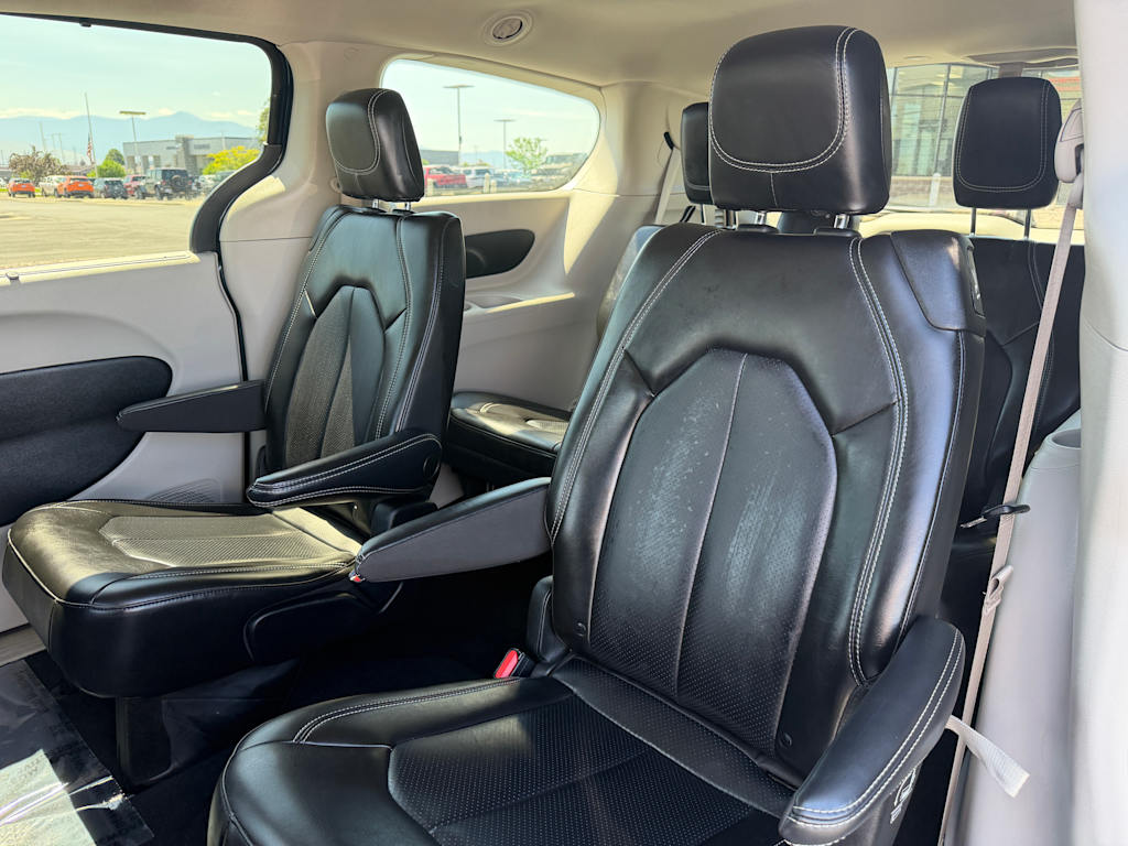 Thumbnail: 2023 Chrysler Pacifica - 9