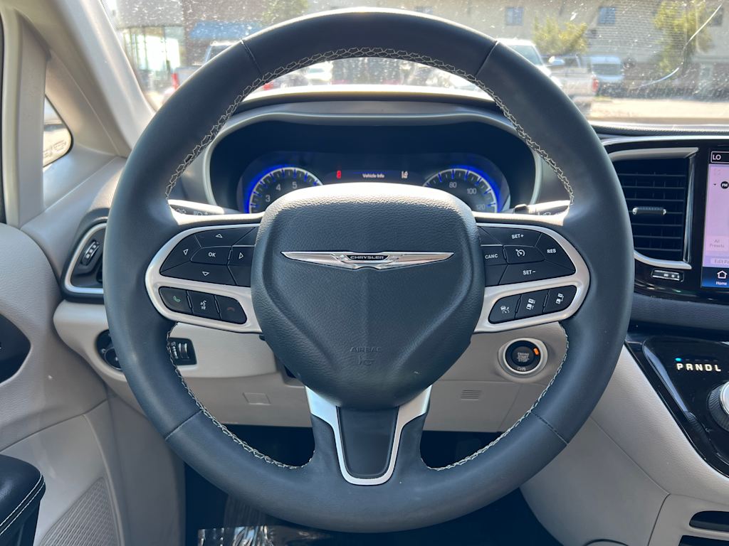 2022 Chrysler Pacifica Touring L 5