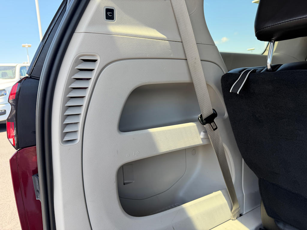 Thumbnail: 2023 Chrysler Pacifica - 18