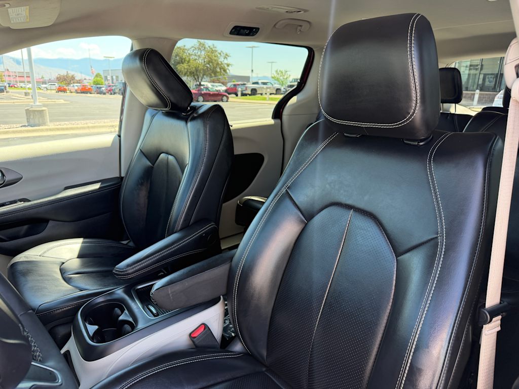 Thumbnail: 2023 Chrysler Pacifica - 7