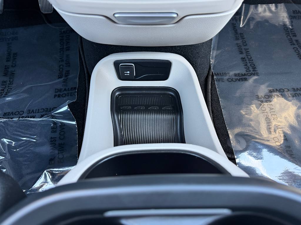 Thumbnail: 2023 Chrysler Pacifica - 23