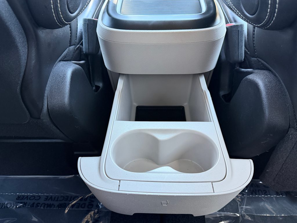Thumbnail: 2023 Chrysler Pacifica - 8