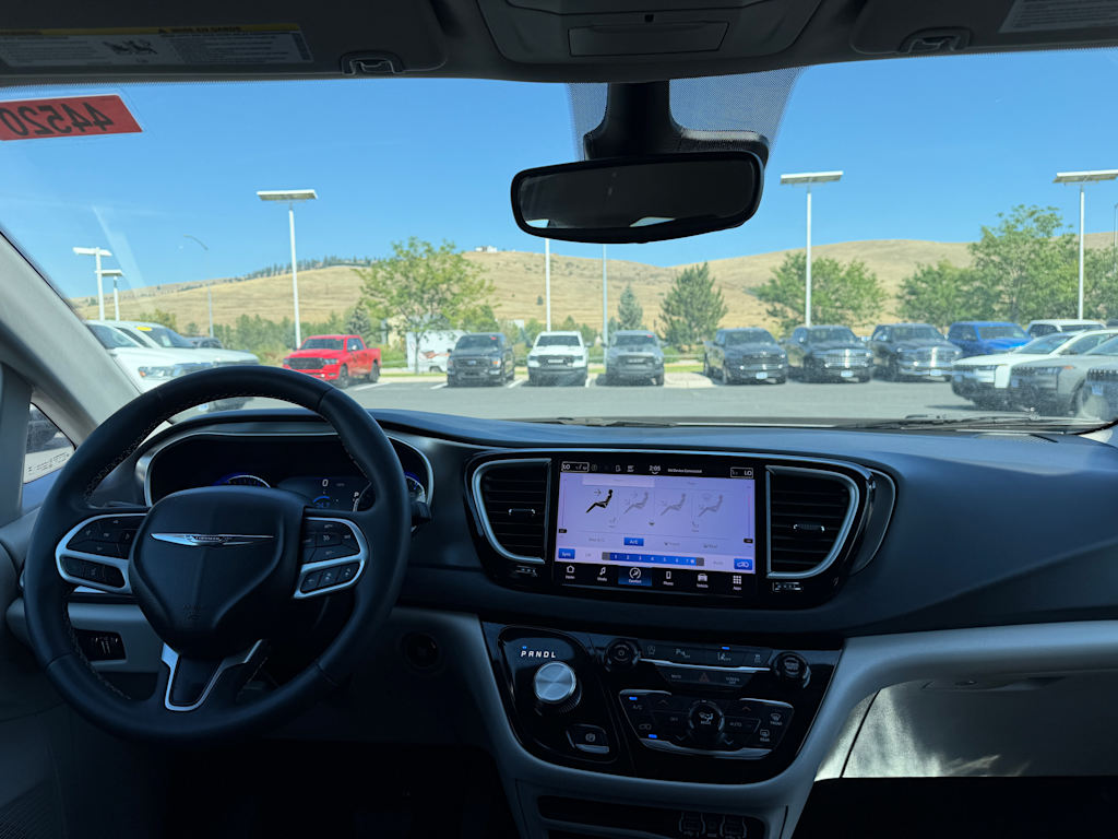 Thumbnail: 2024 Chrysler Pacifica - 2