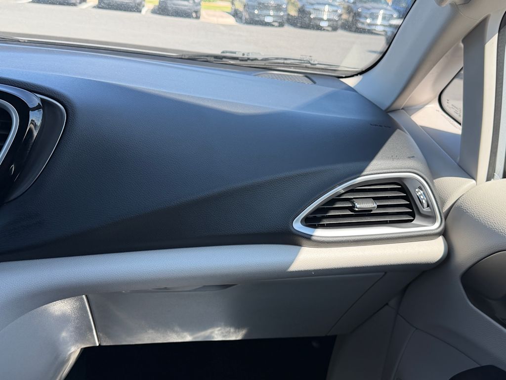 Thumbnail: 2024 Chrysler Pacifica - 22