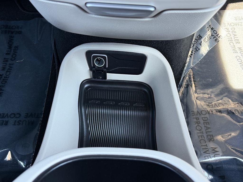 Thumbnail: 2024 Chrysler Pacifica - 21