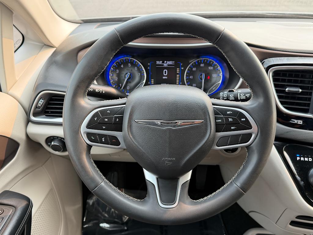 Thumbnail: 2023 Chrysler Voyager - 6