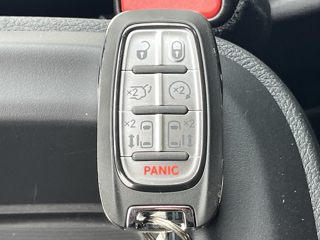 Thumbnail: 2025 Chrysler Voyager - 21