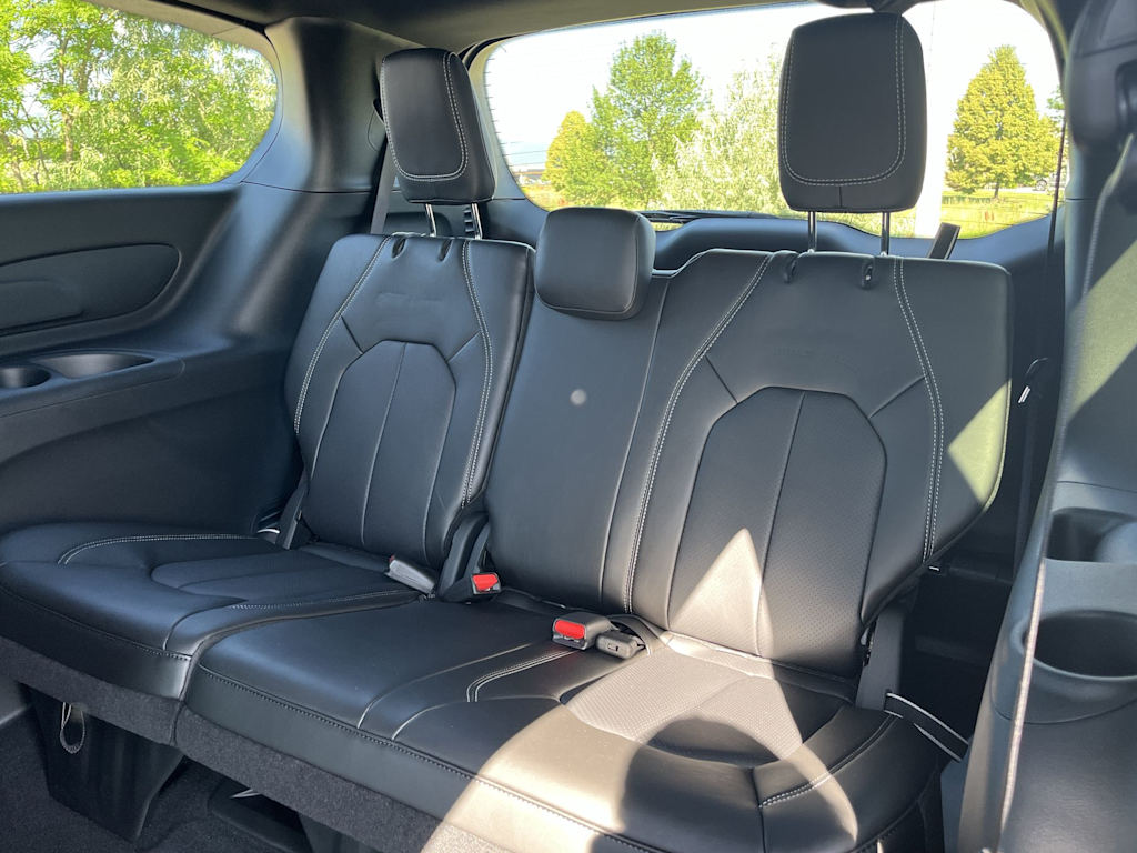 Thumbnail: 2025 Chrysler Voyager - 22