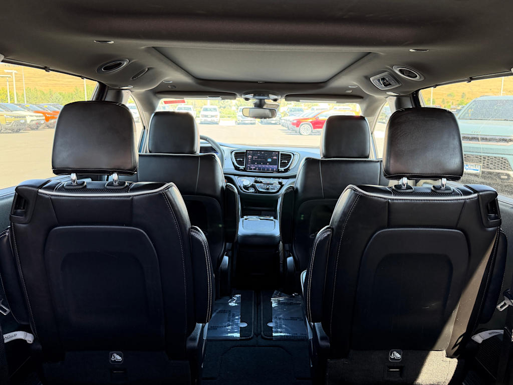 Thumbnail: 2025 Chrysler Pacifica - 28
