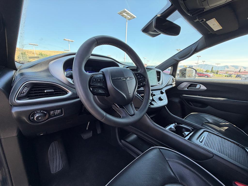 Thumbnail: 2025 Chrysler Pacifica - 2