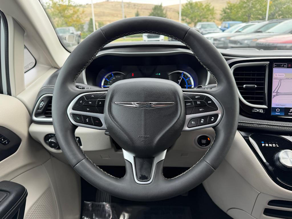 Thumbnail: 2024 Chrysler Pacifica - 7