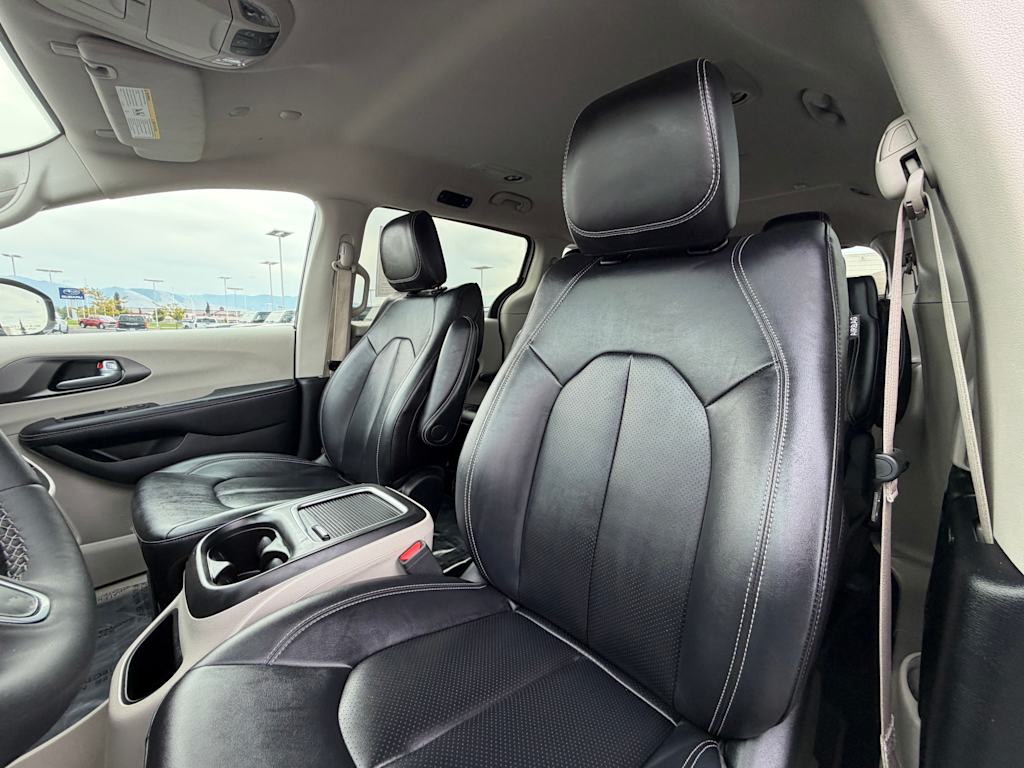 Thumbnail: 2024 Chrysler Pacifica - 8