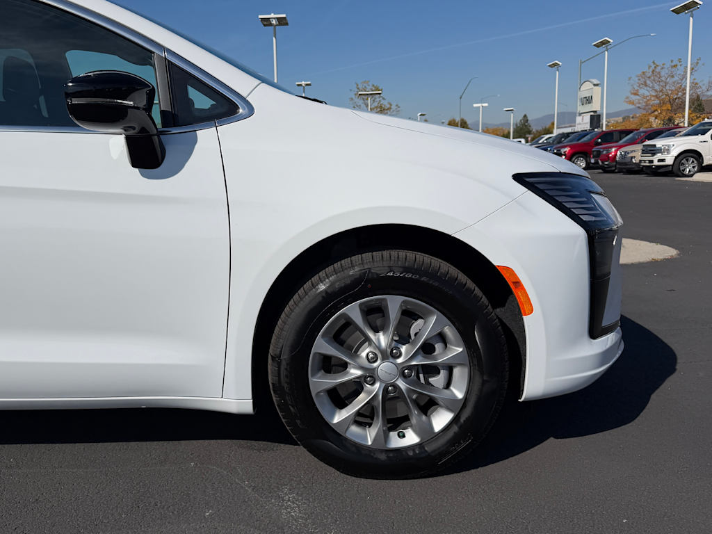 Thumbnail: 2027 Chrysler Pacifica - 5