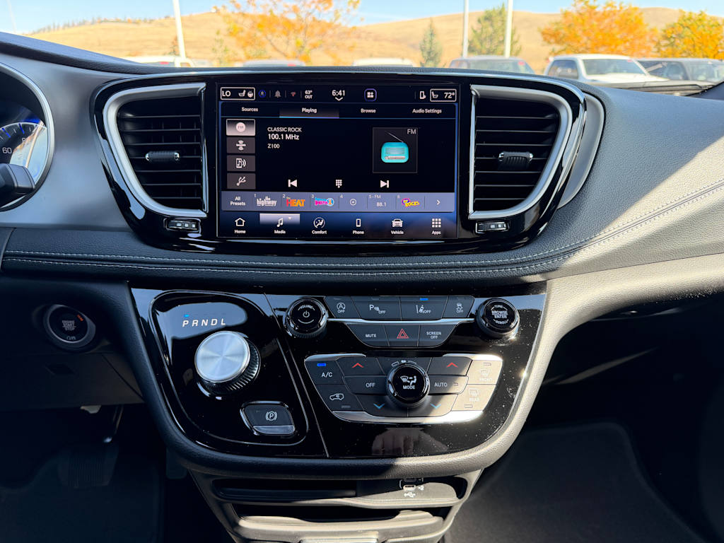 Thumbnail: 2027 Chrysler Pacifica - 11