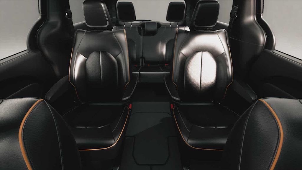 Thumbnail: 2027 Chrysler Pacifica - 4