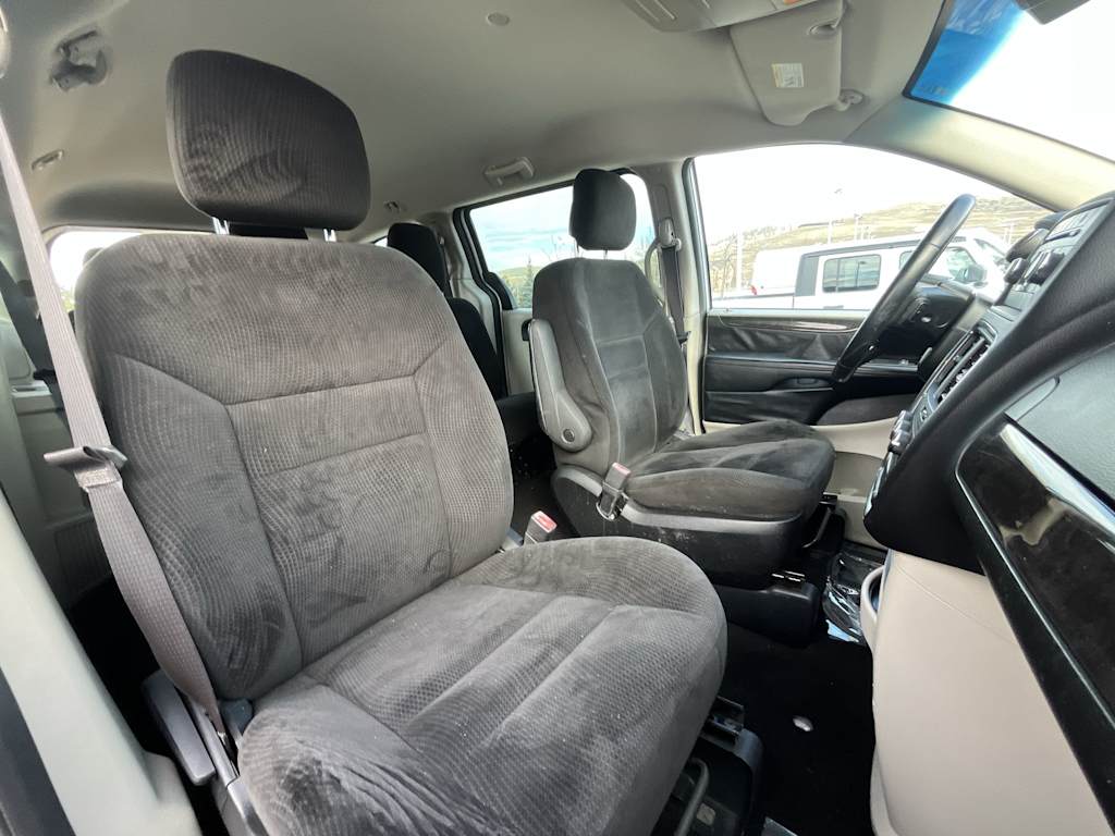 Thumbnail: 2016 Dodge Grand Caravan - 13