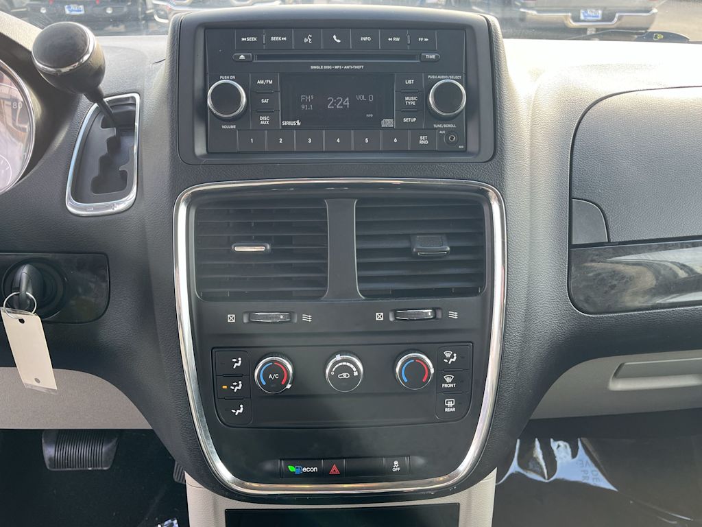 Thumbnail: 2016 Dodge Grand Caravan - 16