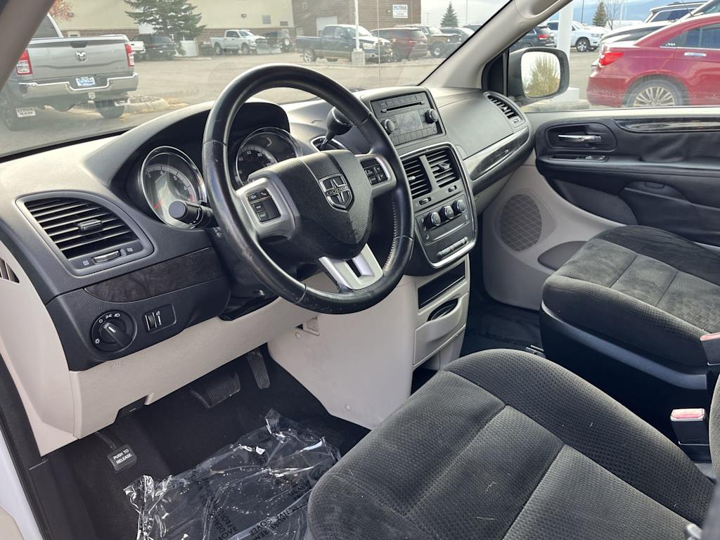 Thumbnail: 2016 Dodge Grand Caravan - 3