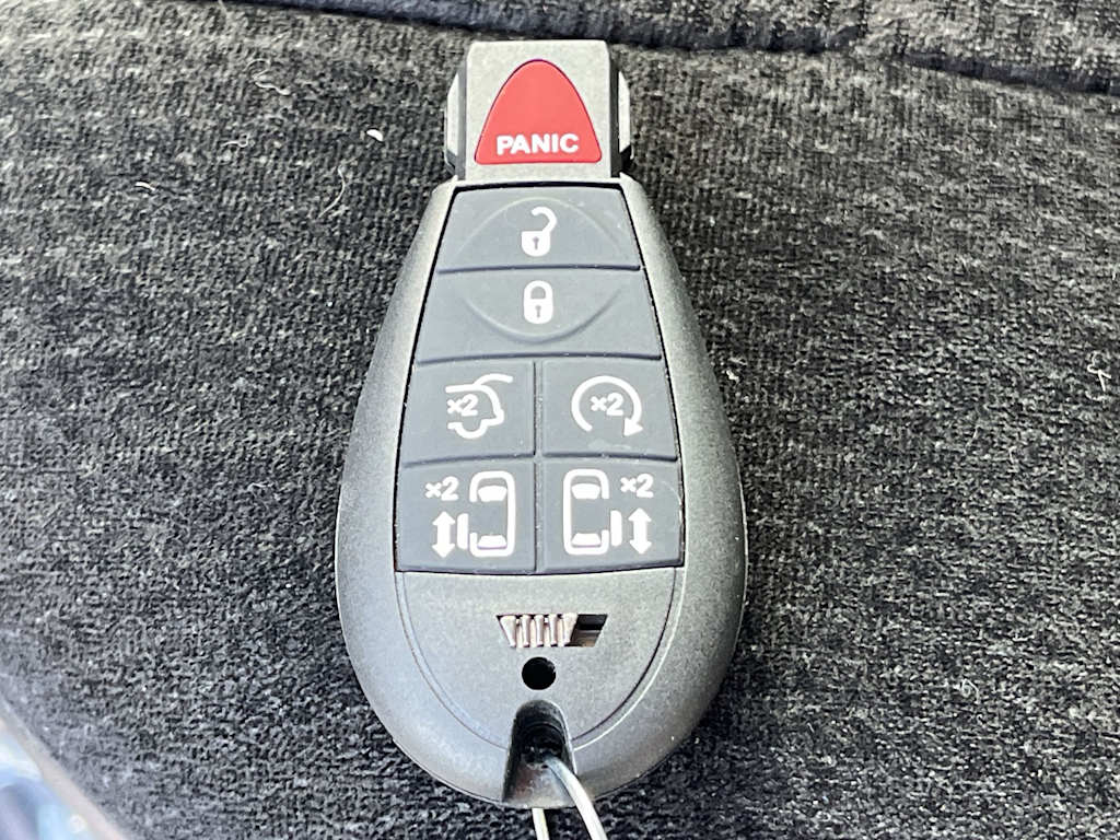 Thumbnail: 2016 Dodge Grand Caravan - 19