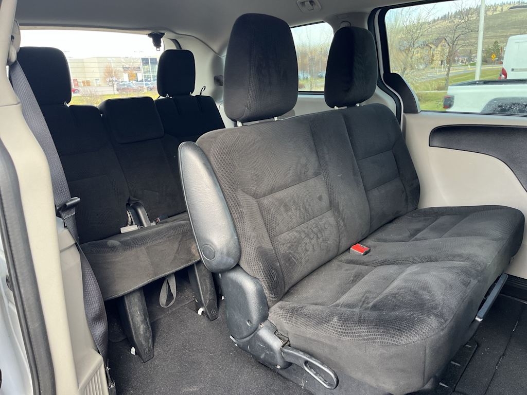 Thumbnail: 2016 Dodge Grand Caravan - 21