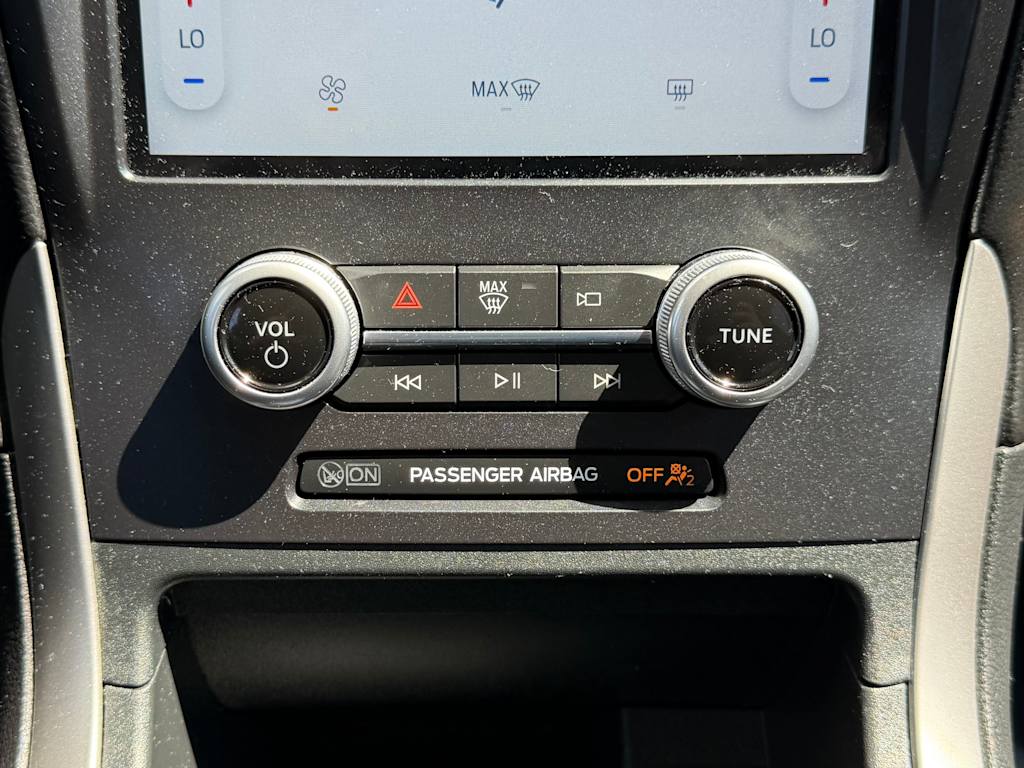 Thumbnail: 2022 Ford Edge - 22