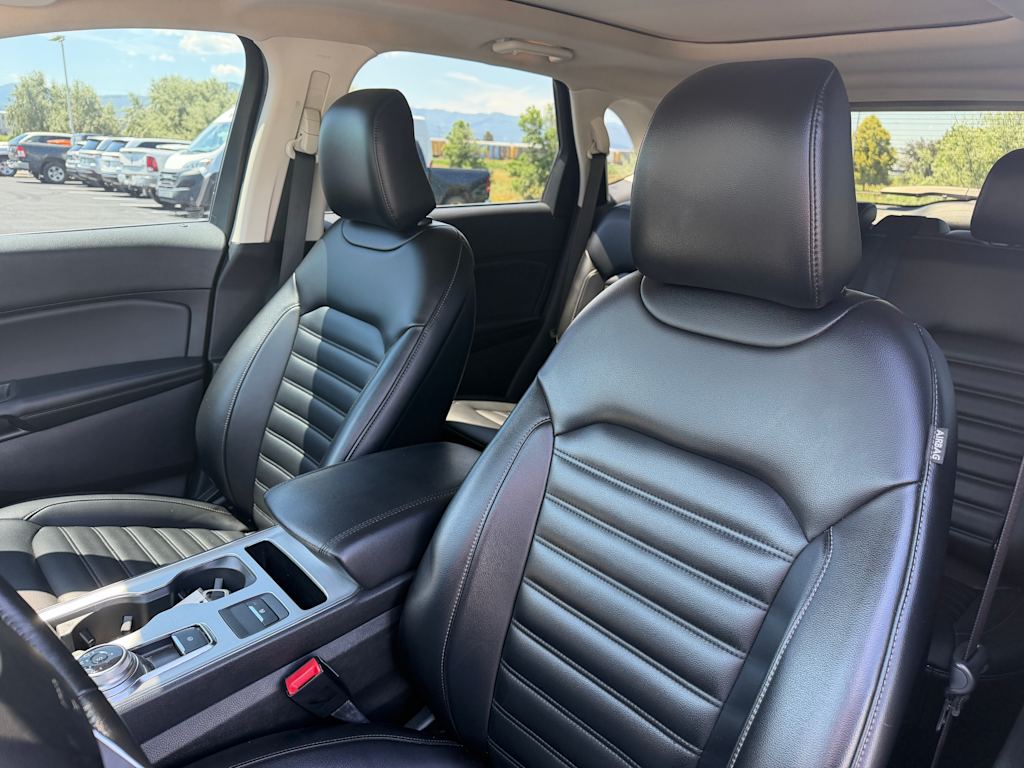 Thumbnail: 2022 Ford Edge - 7