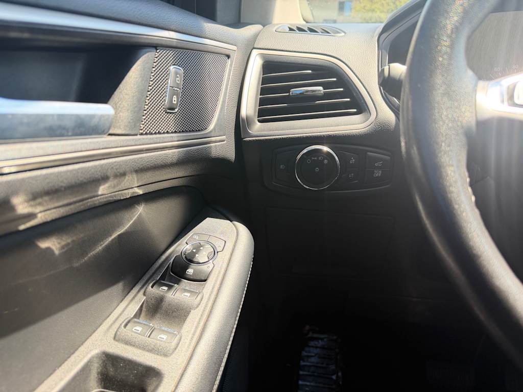 Thumbnail: 2022 Ford Edge - 20