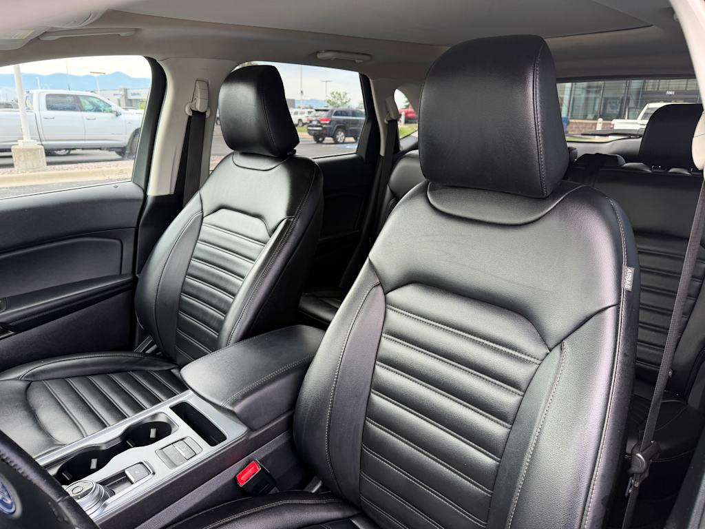 Thumbnail: 2021 Ford Edge - 6