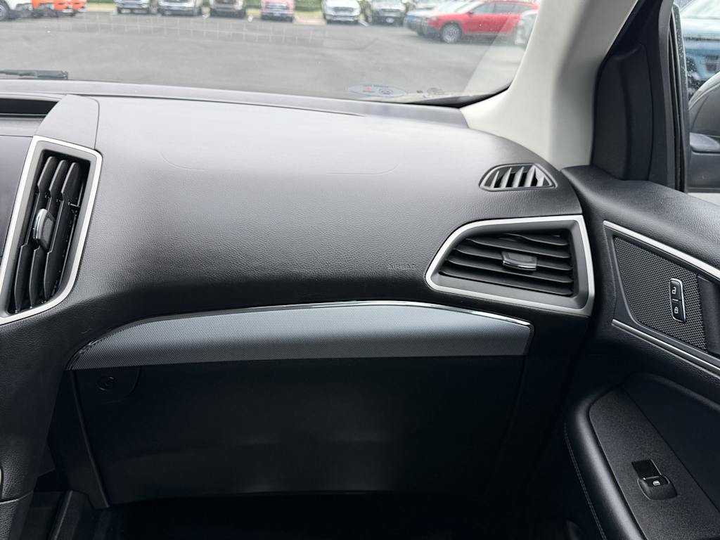 Thumbnail: 2021 Ford Edge - 19