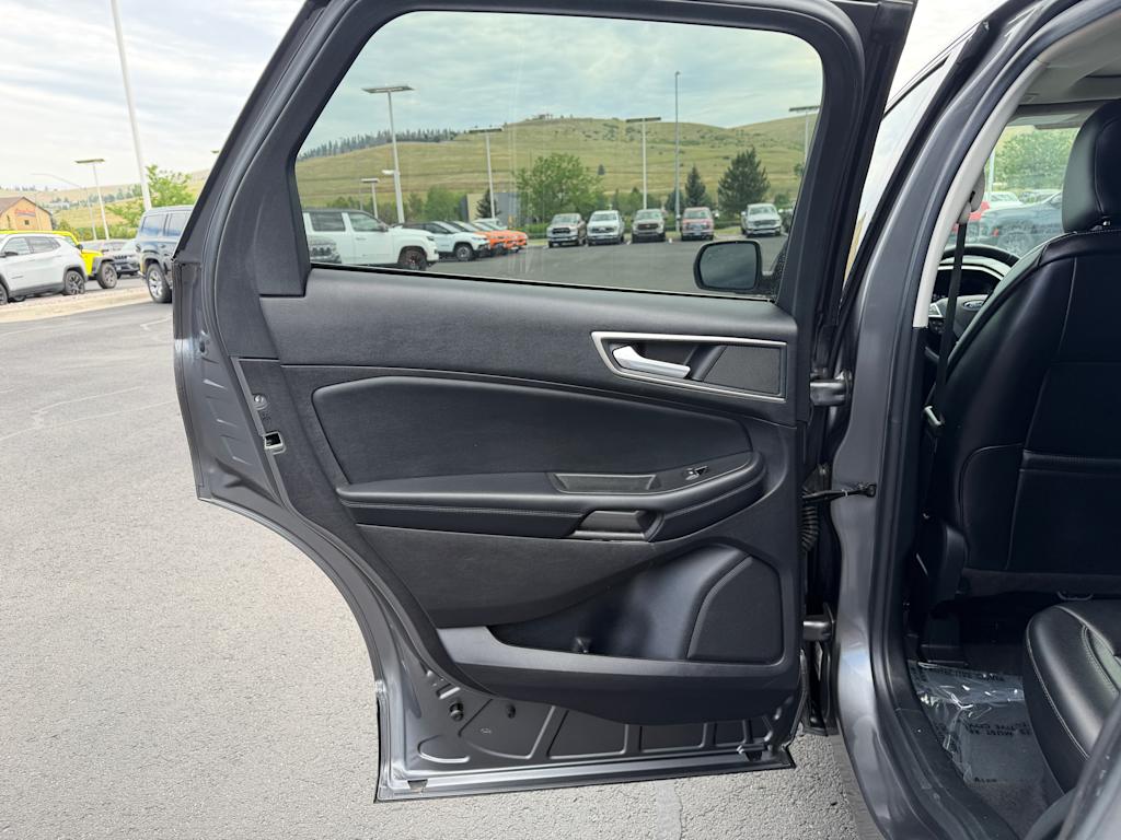 Thumbnail: 2021 Ford Edge - 22