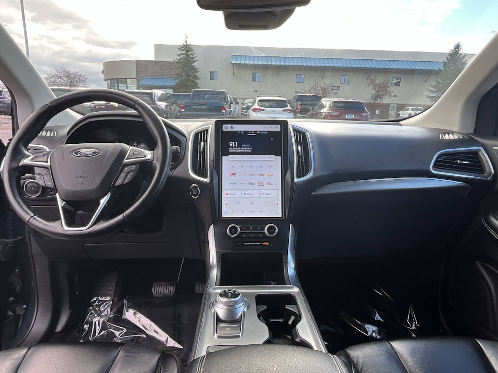 2022 Ford Edge Titanium 10