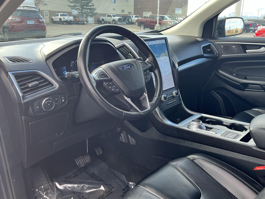 2022 Ford Edge Titanium 2