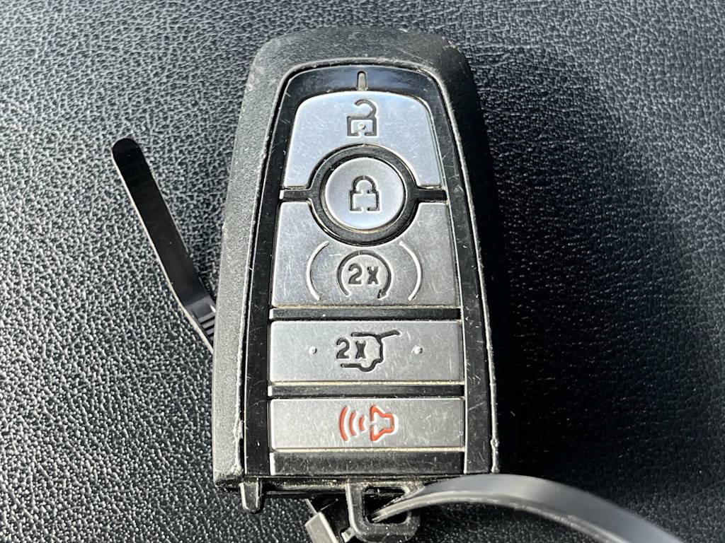 2022 Ford Edge Titanium 18