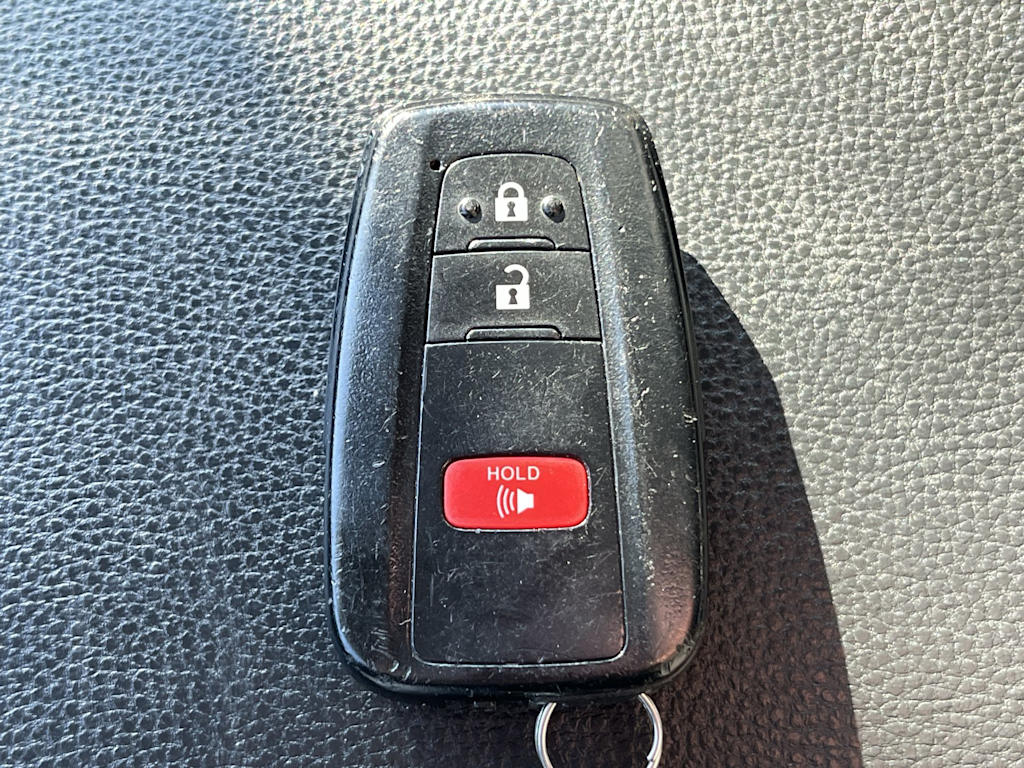 Thumbnail: 2021 Toyota RAV4 - 19