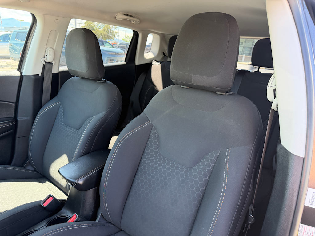 Thumbnail: 2017 Jeep Compass - 8