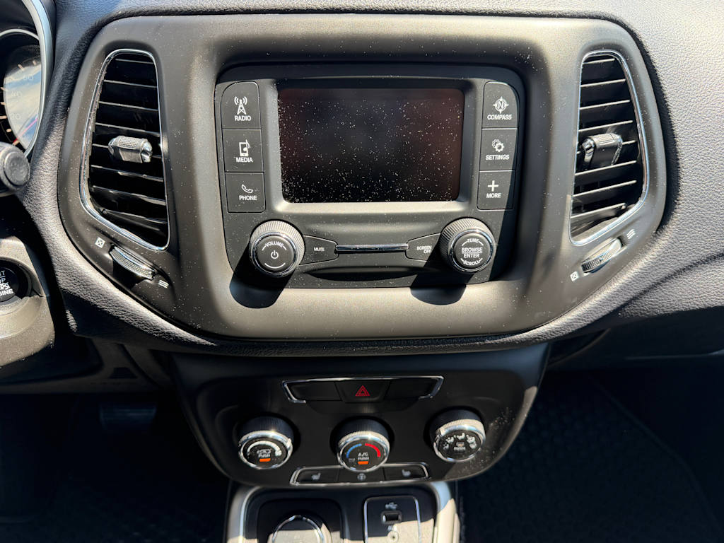 Thumbnail: 2017 Jeep Compass - 11