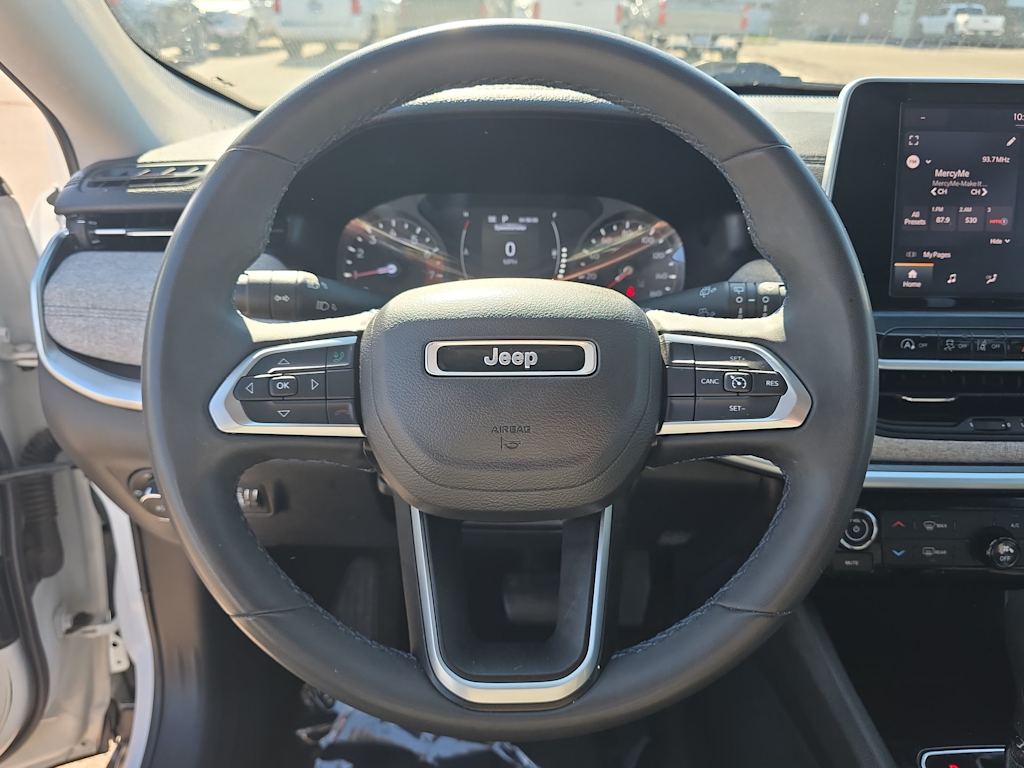 Thumbnail: 2022 Jeep Compass - 14