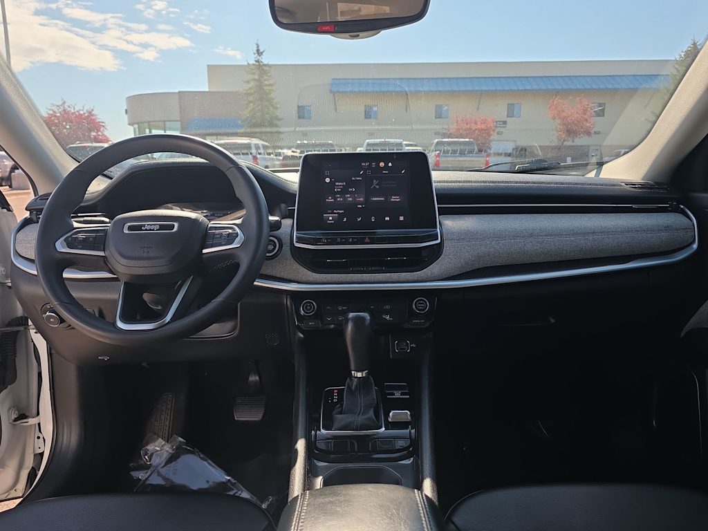Thumbnail: 2022 Jeep Compass - 10