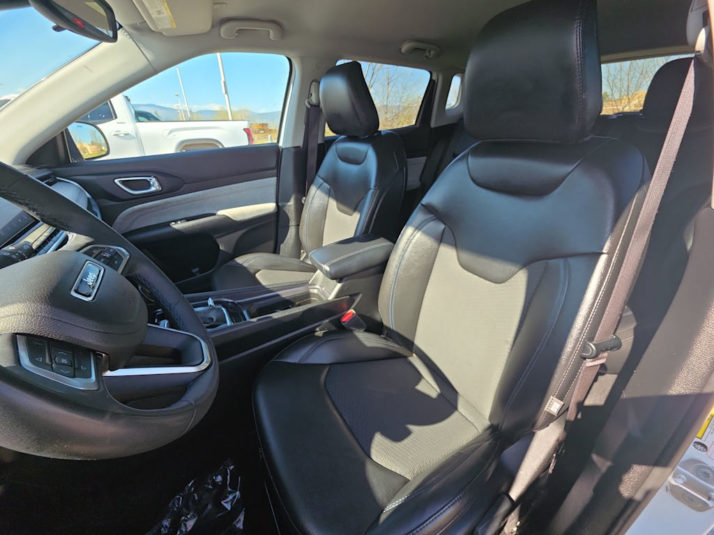 Thumbnail: 2022 Jeep Compass - 11