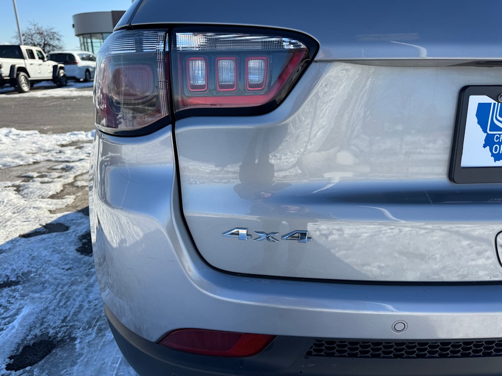 2022 Jeep Compass Latitude 18