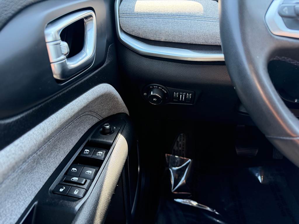 Thumbnail: 2022 Jeep Compass - 20