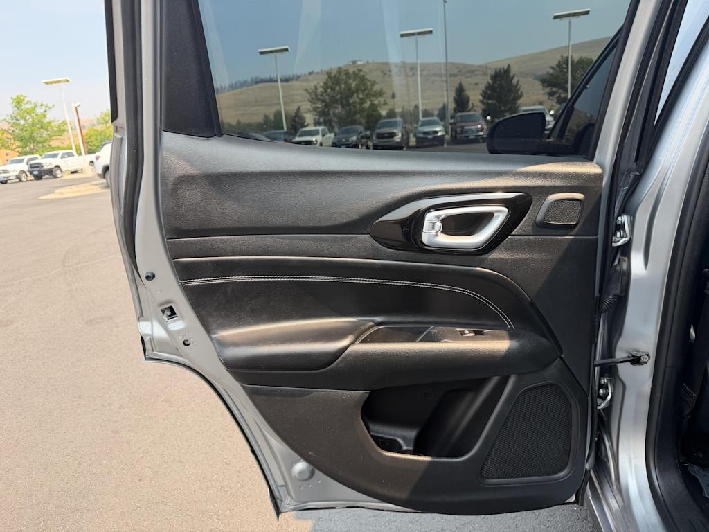 Thumbnail: 2022 Jeep Compass - 23