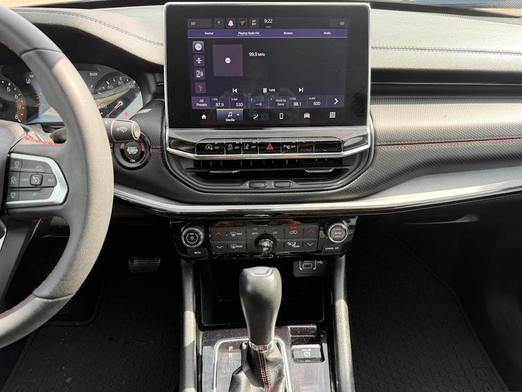 Thumbnail: 2022 Jeep Compass - 10