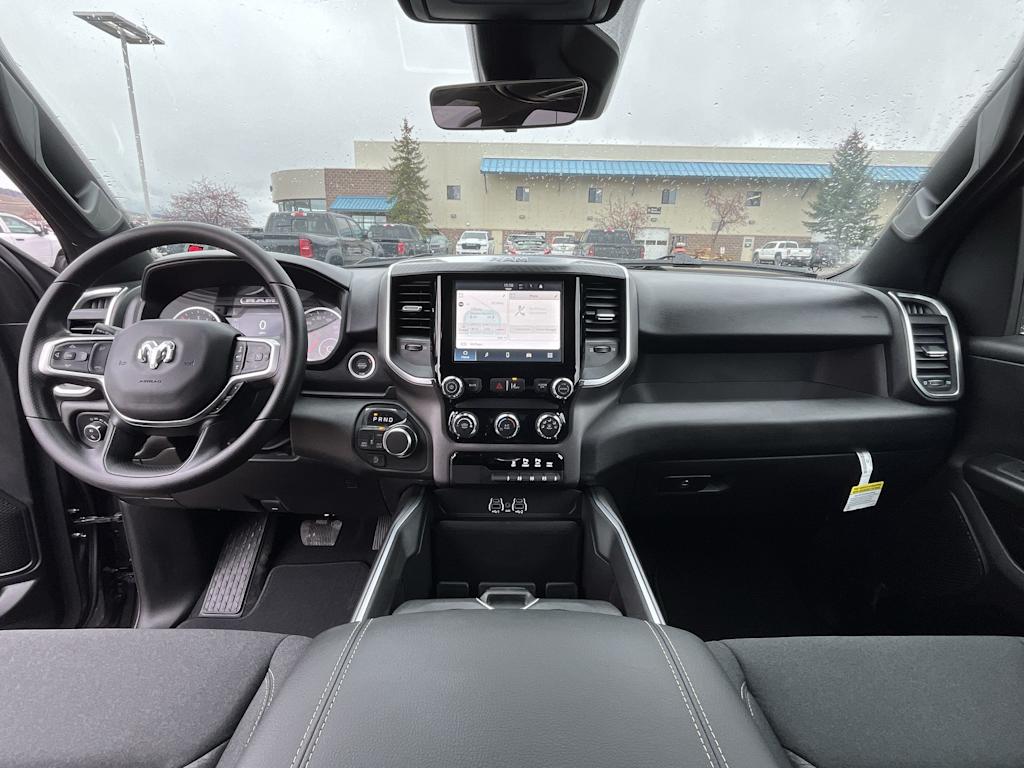 Thumbnail: 2026 RAM 1500 - 9
