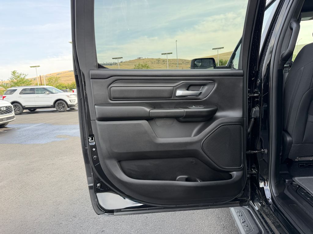 Thumbnail: 2026 RAM 1500 - 33