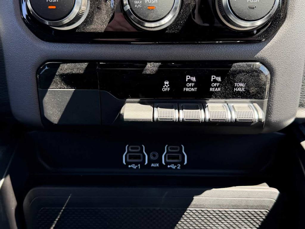 Thumbnail: 2026 RAM 1500 - 28
