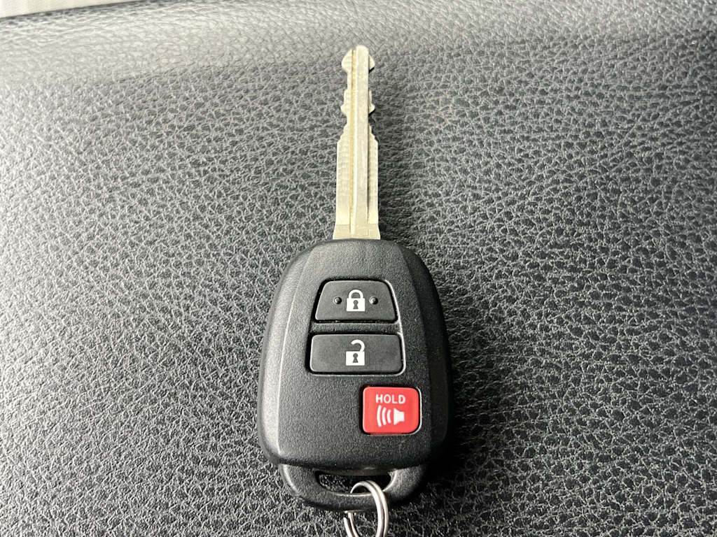 Thumbnail: 2019 Toyota Tacoma - 19