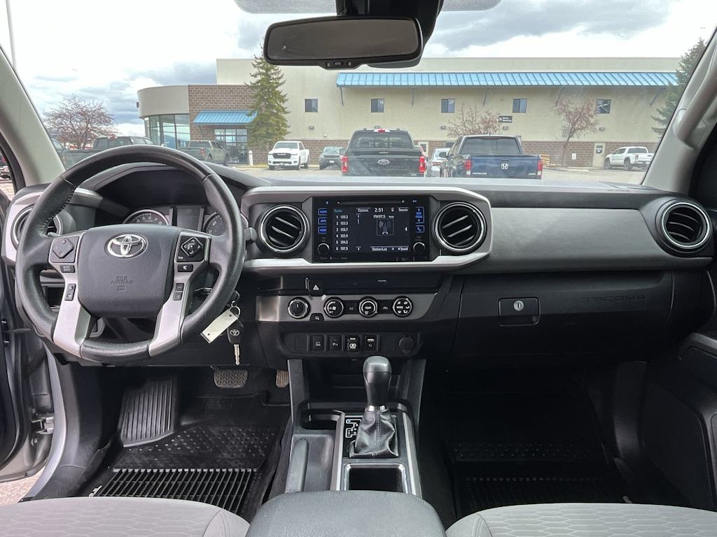 Thumbnail: 2019 Toyota Tacoma - 10