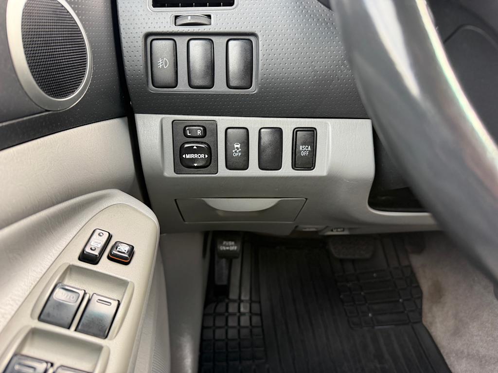 Thumbnail: 2011 Toyota Tacoma - 21